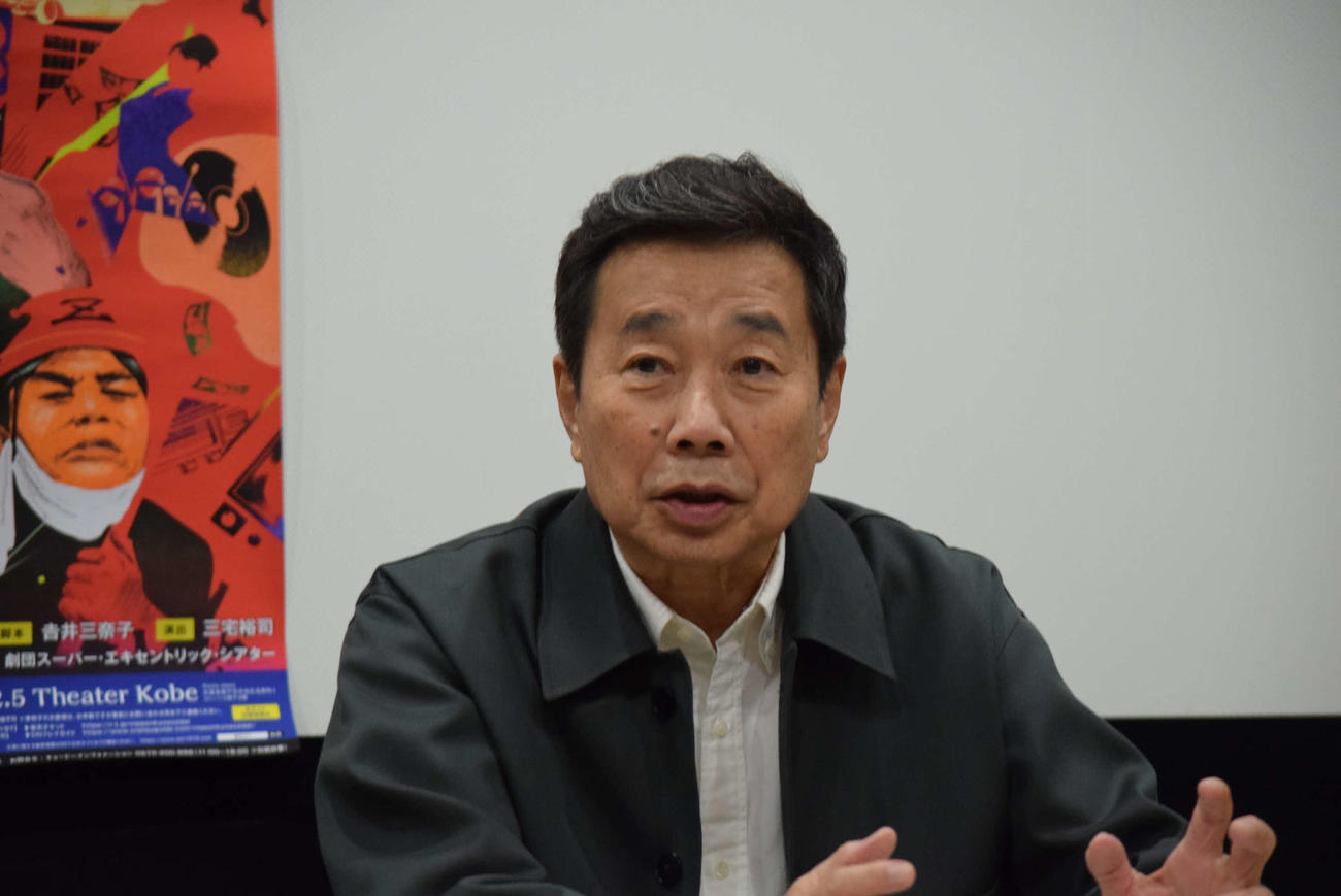舞台「ニッポン狂騒時代」への意気込みを熱く語った三宅裕司（撮影・阪口孝志）