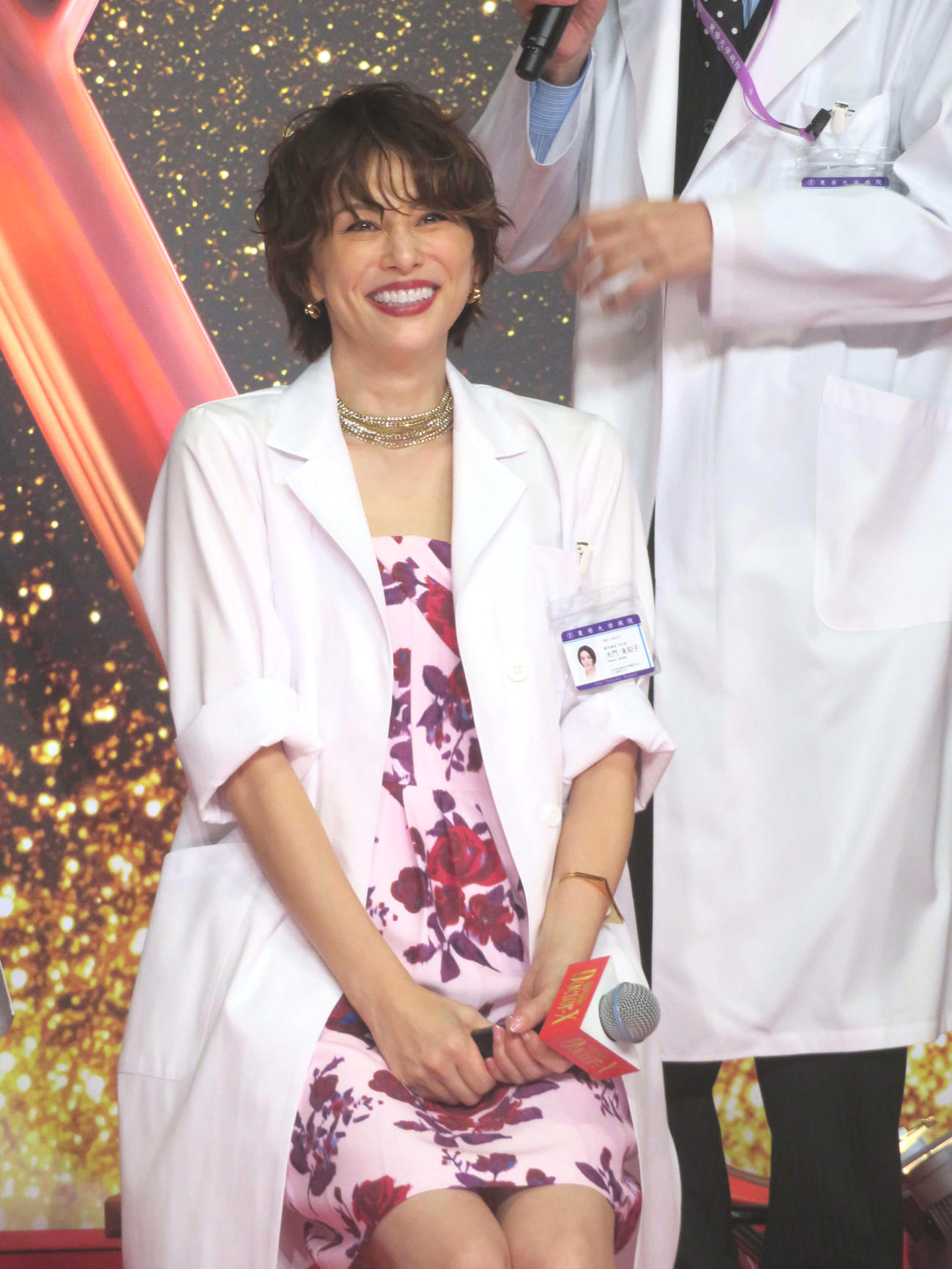 「劇場版　ドクターX」完成報告会見で笑みを浮かべる米倉涼子（撮影・村上幸将）