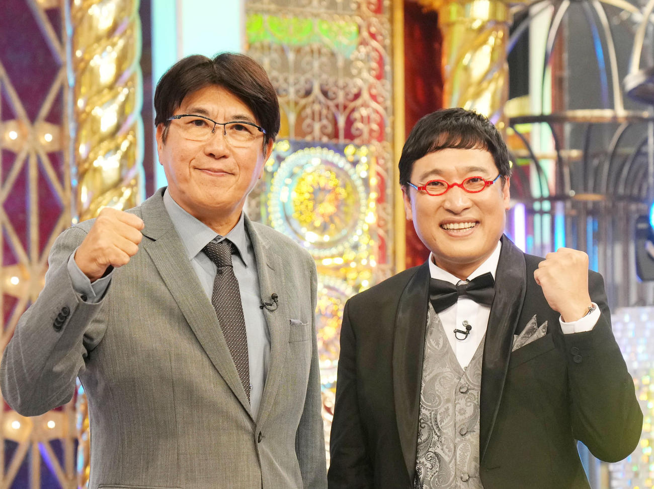 収録を終え笑顔を見せるとんねるずの石橋貴明（左）と南海キャンディーズの山里亮太（撮影・横山健太）