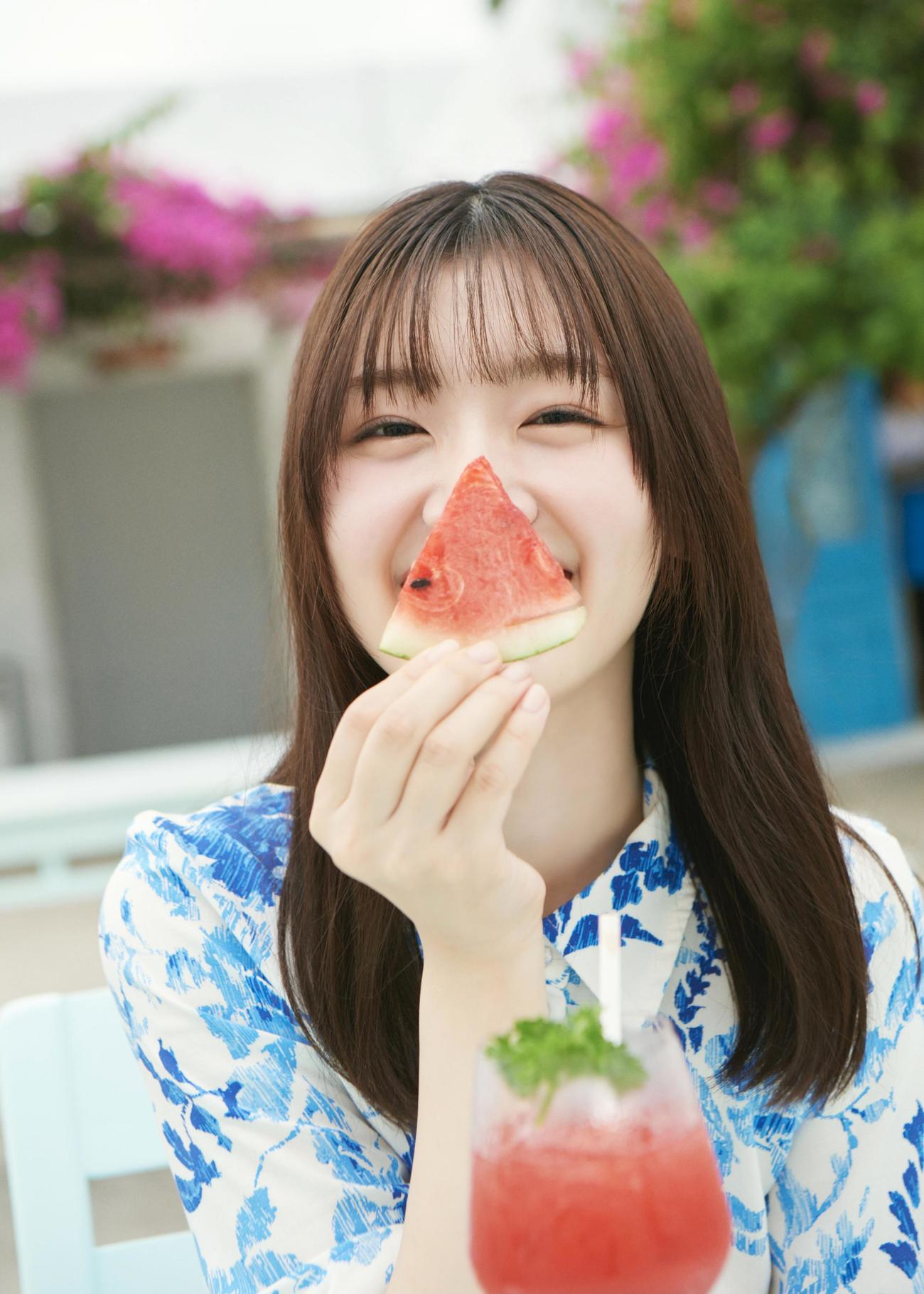 日向坂46佐々木美玲ファースト写真集の先行カット
