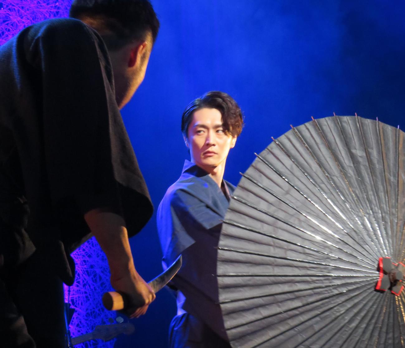 浅草公会堂で公演「2024　浅草秋の宴」を開催した真田ナオキ