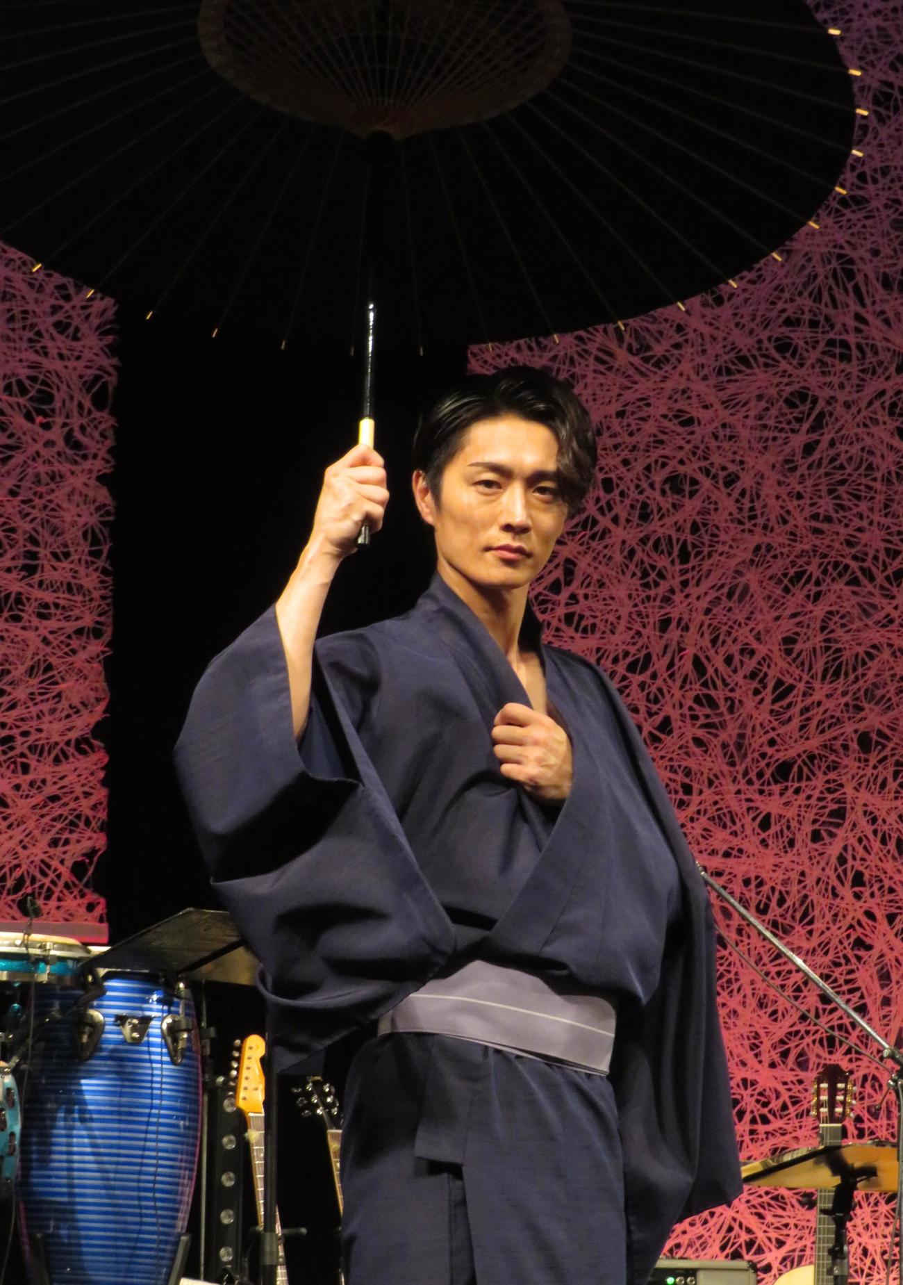 浅草公会堂で公演「2024　浅草秋の宴」を開催した真田ナオキ