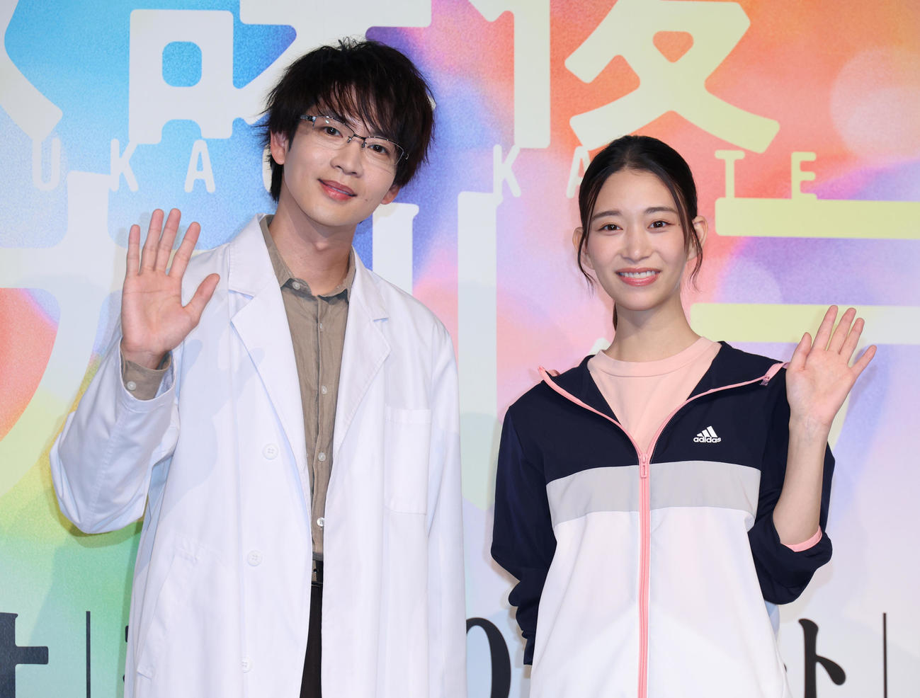 ドラマ「放課後カルテ」の記者会見を行った松下洸平（左）と森川葵（撮影・中島郁夫）