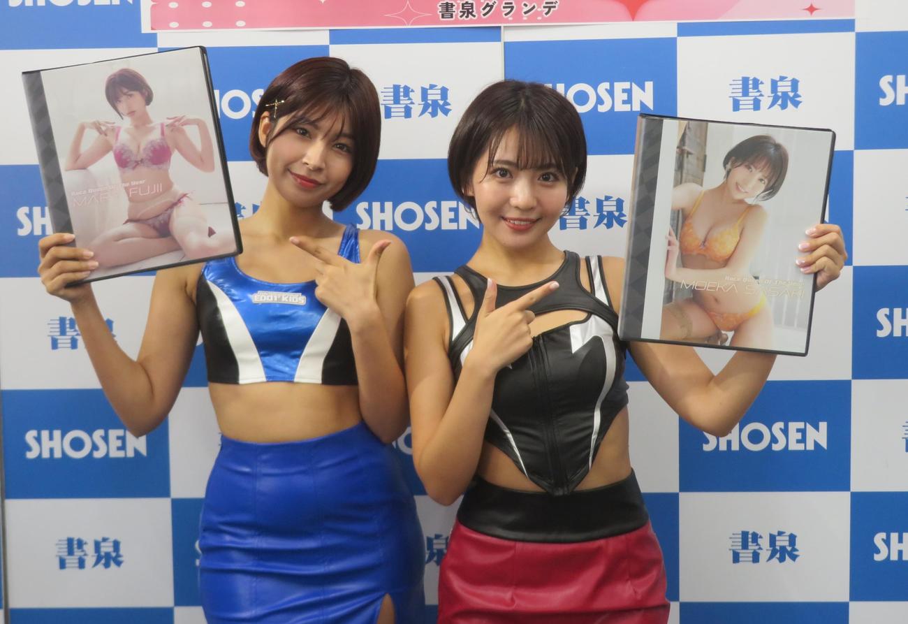 トレカ発売記念イベントに出席した藤井マリー（左）と佐々木萌香