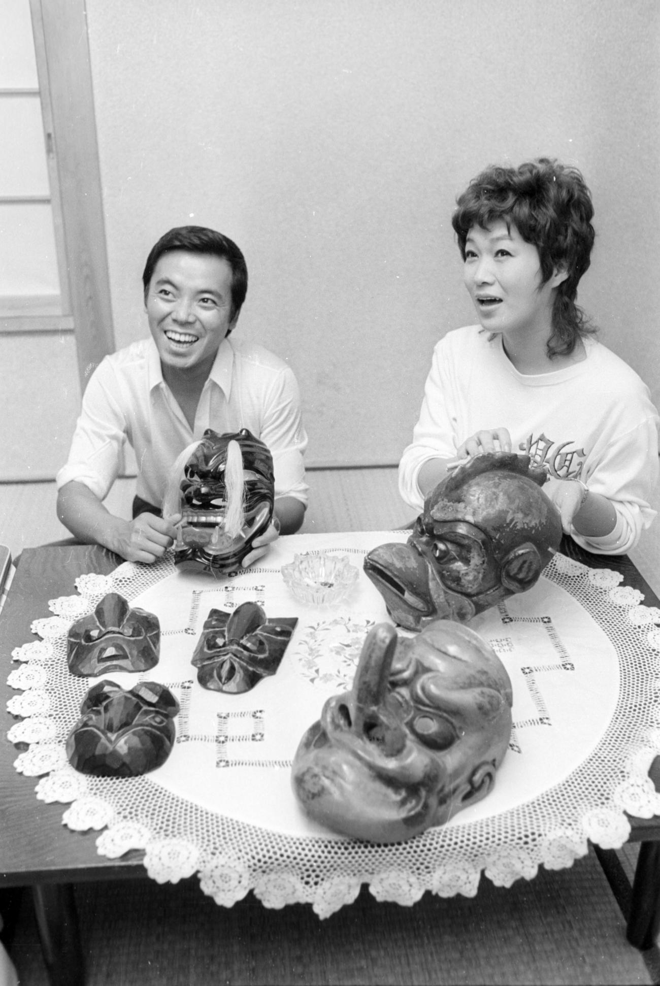 71年9月、結婚8年の砂川啓介さん、大山のぶ代さん夫妻