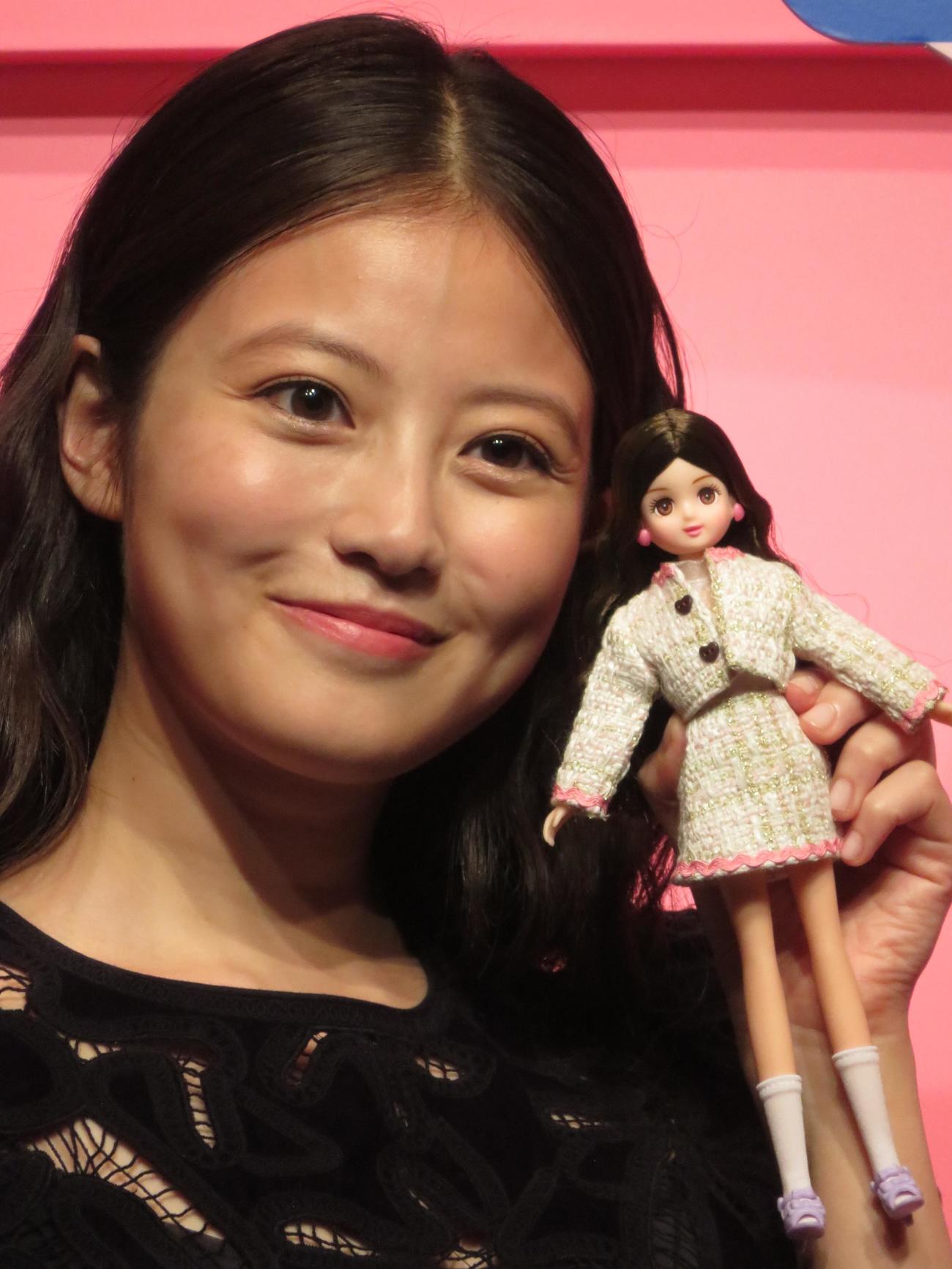 「リカちゃん」のお友だち人形「あこがれ芸能人　みおちゃん」の発表会見を行った今田美桜