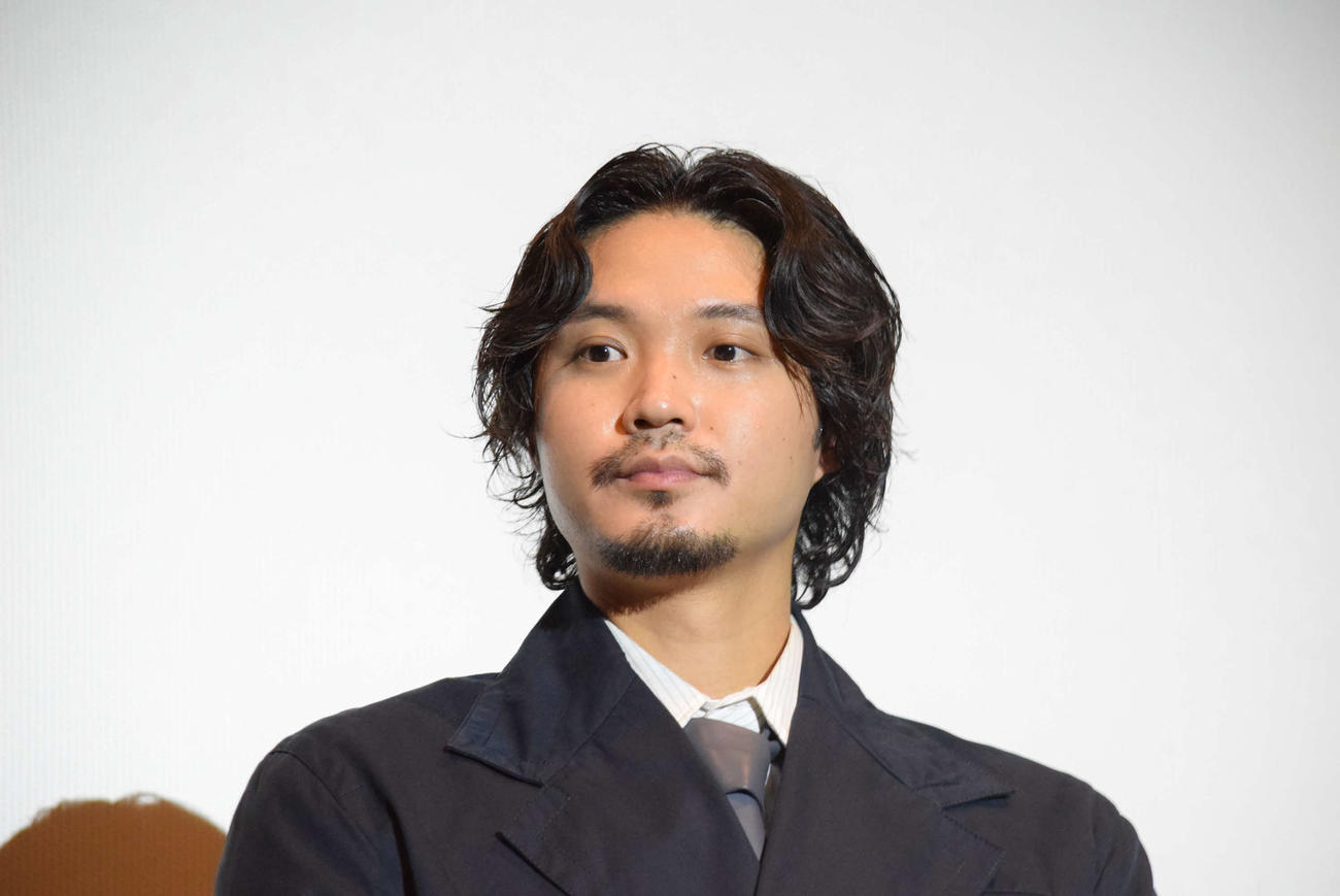映画「若き見知らぬ者たち」舞台あいさつに登壇した磯村勇人（撮影・阪口孝志）