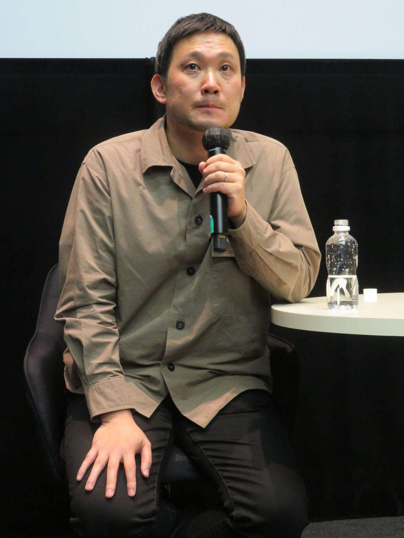 東京藝大大学院映像研究科映画専攻設立20年記念上映会でトークショーを開いた濱口竜介監督（撮影・村上幸将）
