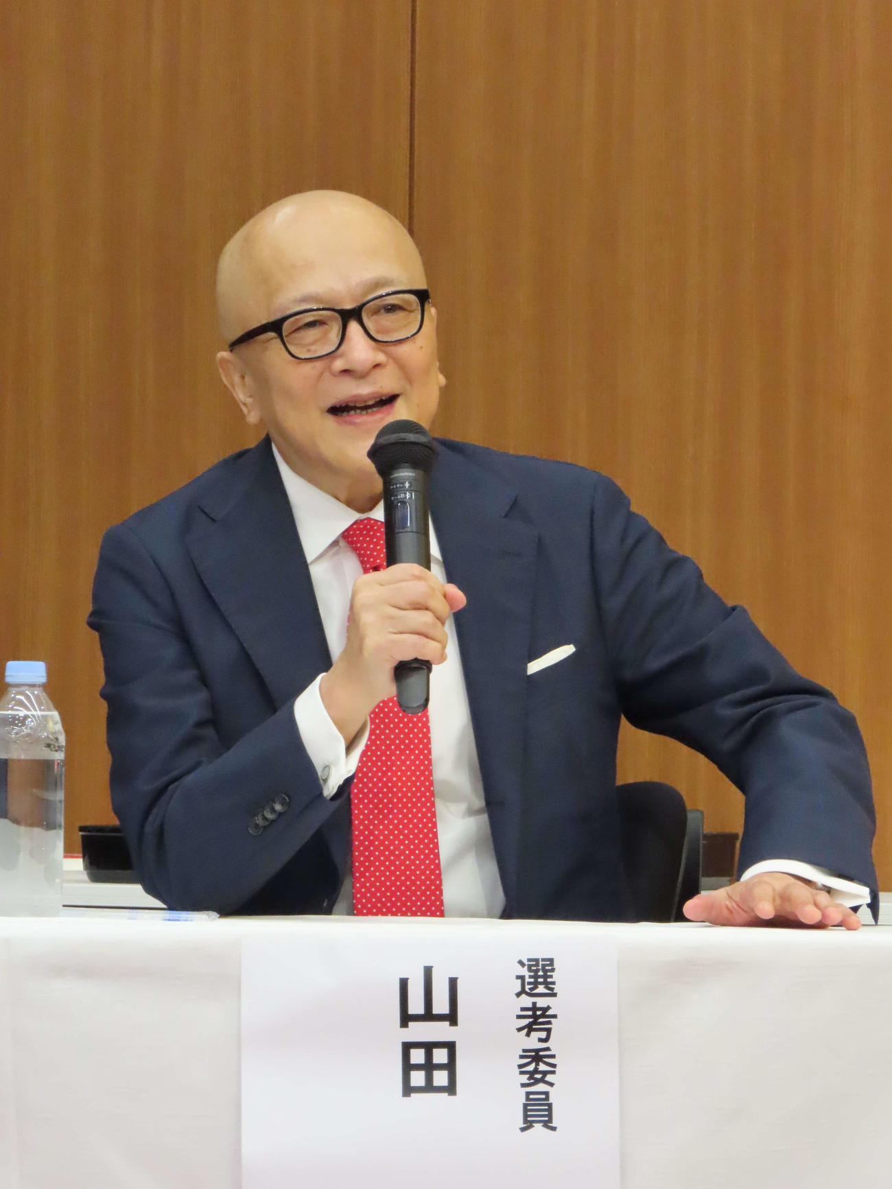 「種田山頭火賞」授賞式に出席した選考委員の山田五郎さん