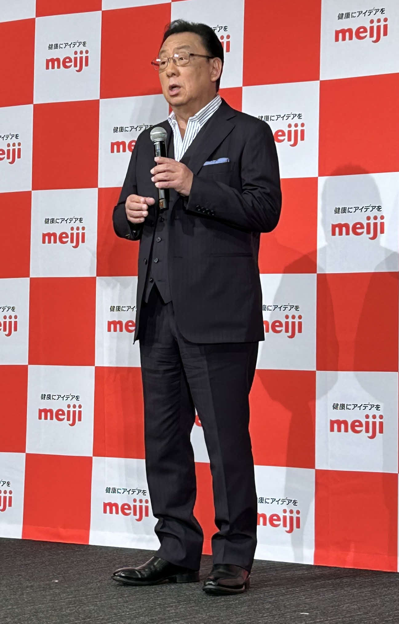 「明治　『カマンベールチーズと認知機能の意外な関係』研究成果発表会」に出席し、ジャングルポケット斉藤慎二について語る梅沢富美男（撮影・松尾幸之介）