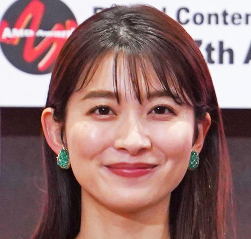 山本里菜、39歳"優しすぎるジェントルマン"との２ショットに反響「美の頂上」「美男美女」
