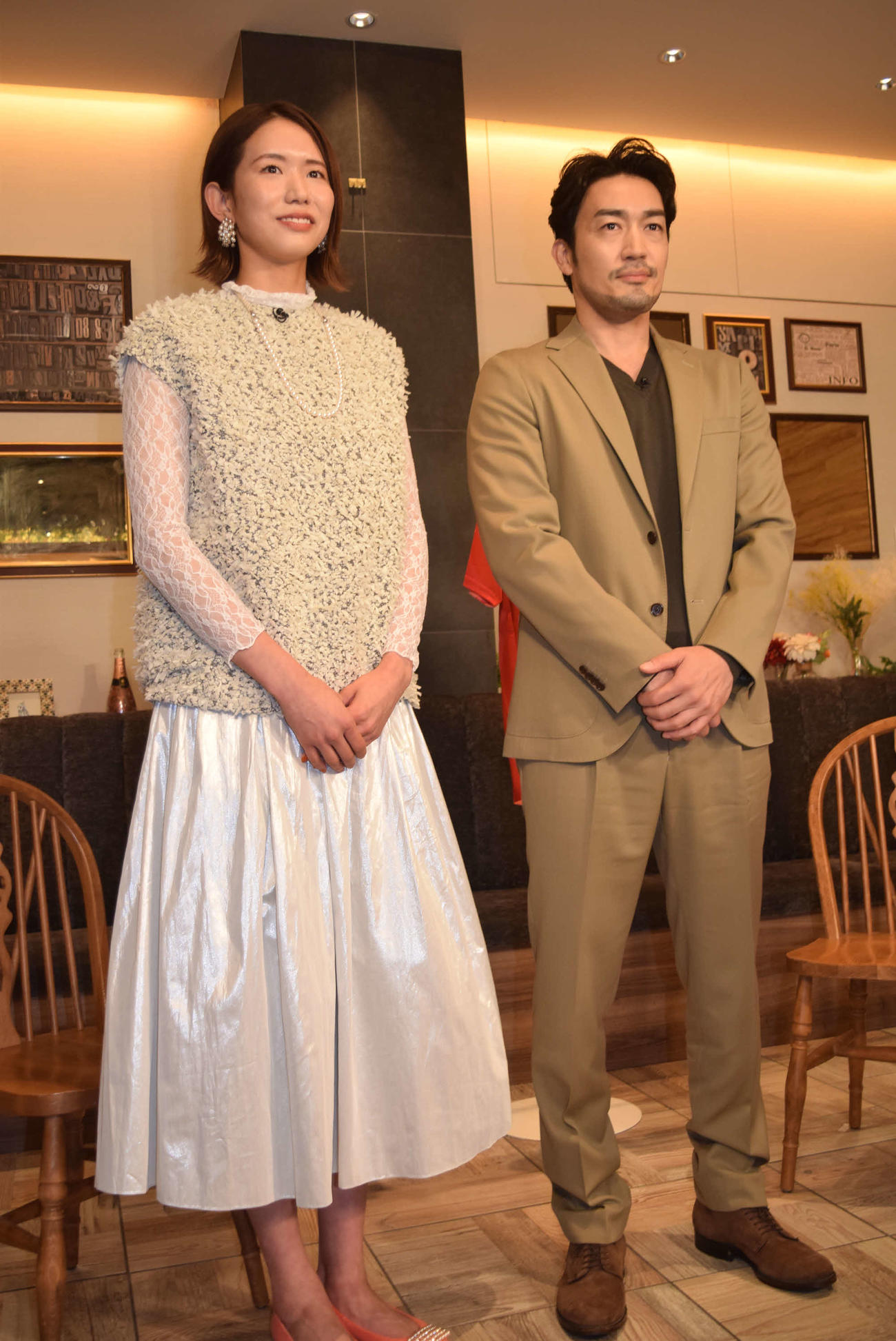 テレビ番組初MCに挑戦した古賀紗理那さん（左）と大谷亮平（撮影・阪口孝志）