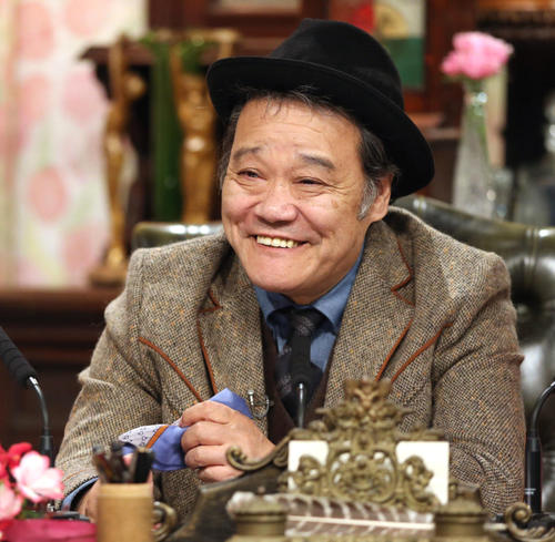 「探偵！ナイトスクープ」で笑顔を見せる局長時代の西田敏行さん（2014年撮影）