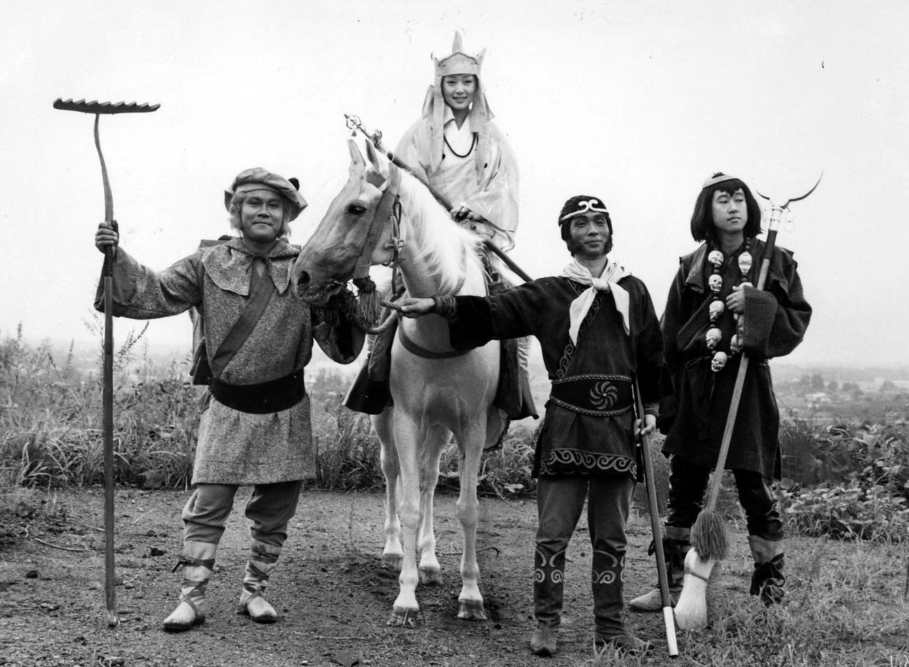 ドラマ「西遊記」　左から西田敏行さん、夏目雅子さん、堺正章、岸部シローさん（1978年４月撮影）