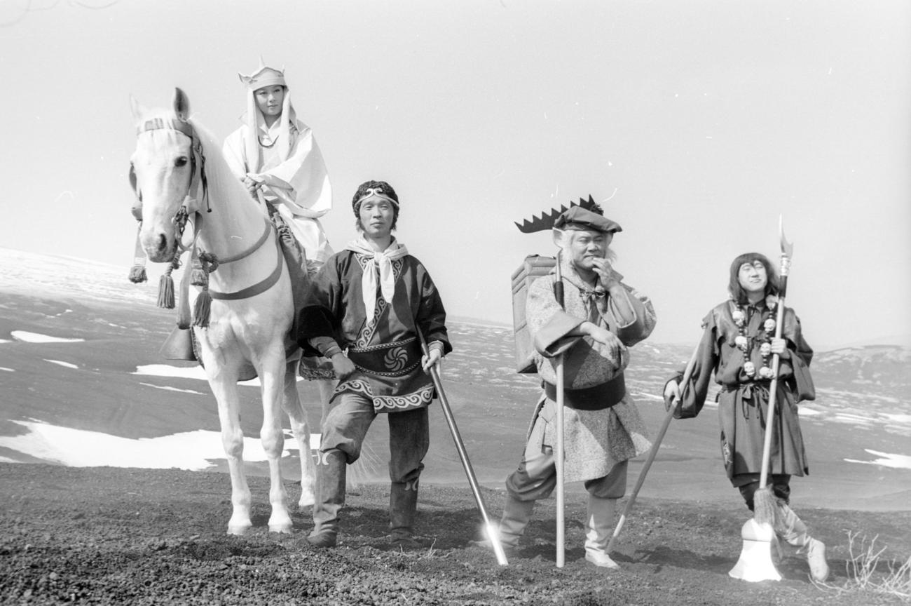 78年4月、雪の残る富士山5合目でドラマ「西遊記」のロケをする、左から三蔵法師役の夏目雅子、孫悟空役の堺正章、猪八戒役の西田敏行、沙悟浄役の岸部シロー