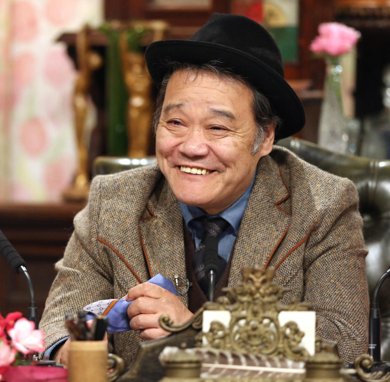 「探偵！ナイトスクープ」で笑顔を見せる局長時代の西田敏行さん（2014年撮影）