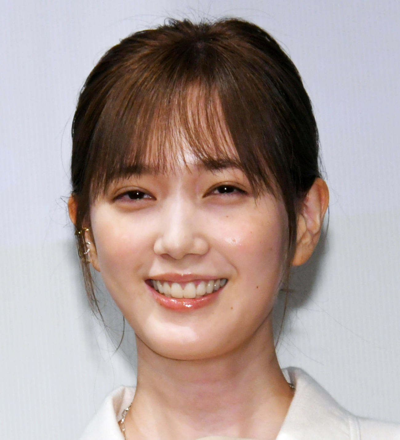 雰囲気あのちゃん」本田翼、超ミニ“生モモ大胆露出”ワンピ姿にネット