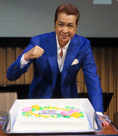 山川豊「歌っているとがんのことも忘れちゃう。歌っていいな」復帰後初ワンマンステージで15曲