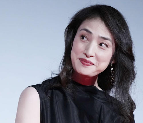 天海祐希が阿部寛モノマネ芸人に“禁断”のツッコミ「何言ってるか分からない…」石橋貴明も爆笑