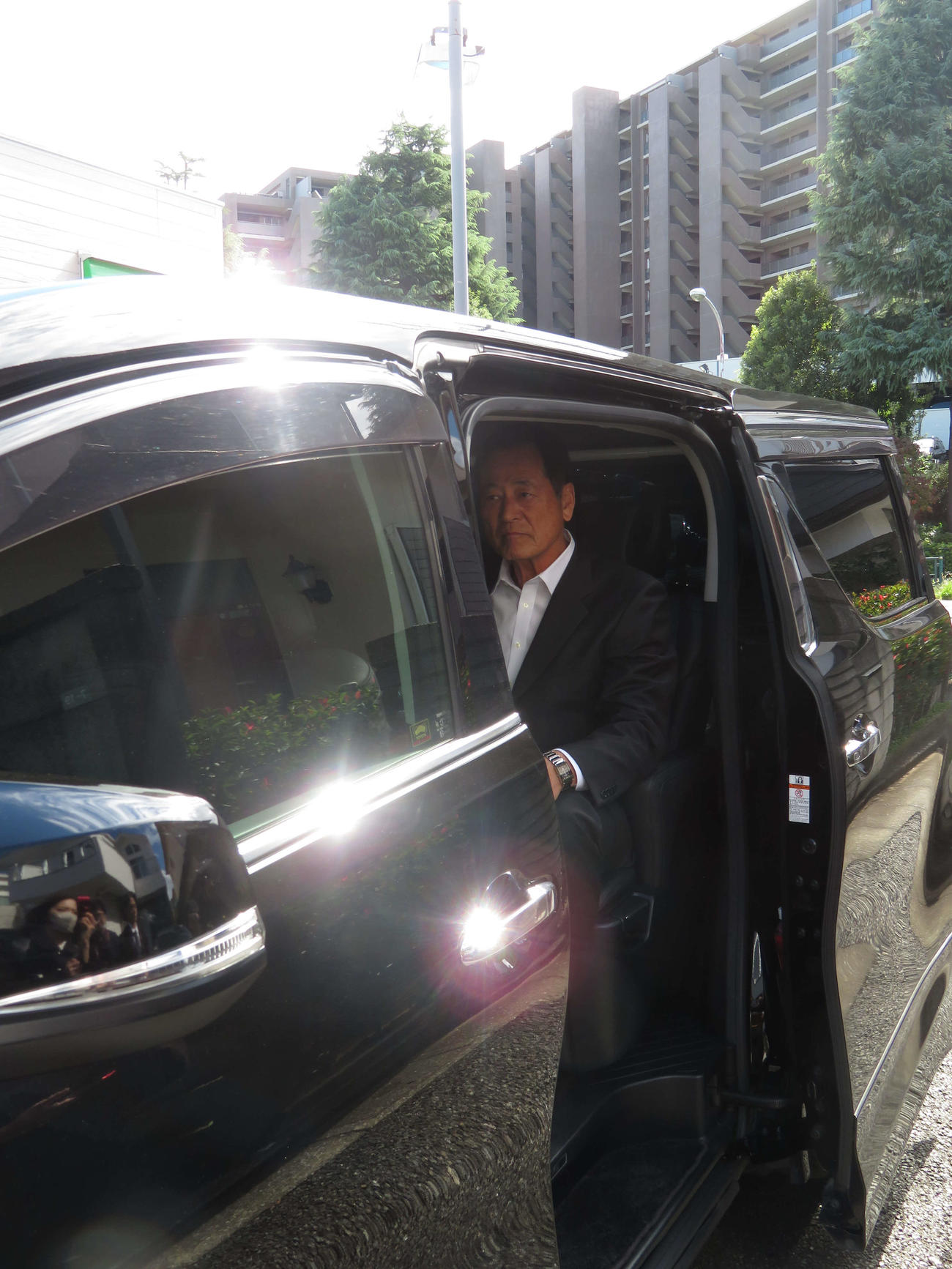 西田敏行さん宅に弔問に訪れた中畑清氏