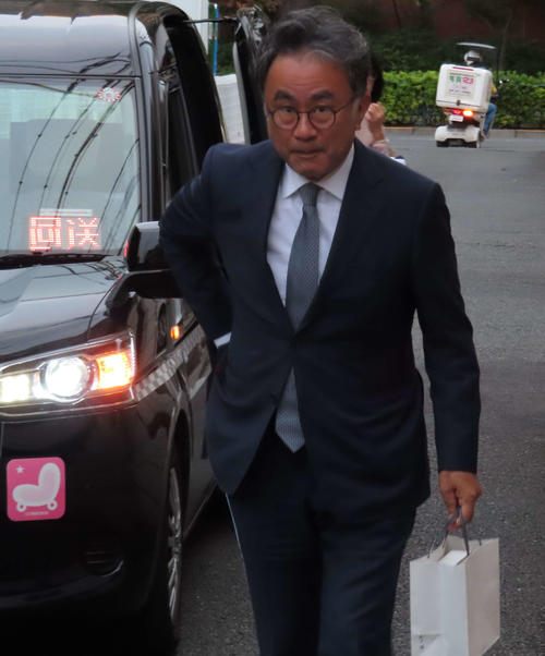 三谷幸喜が西田敏行さんを弔問　妻夫木聡と深津絵里も「ザ・マジックアワー」で共演