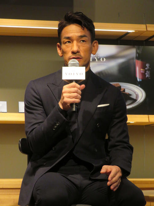 中田英寿氏、SSU執行役員就任後初の公の場、今度はロッテ、黒龍酒造と