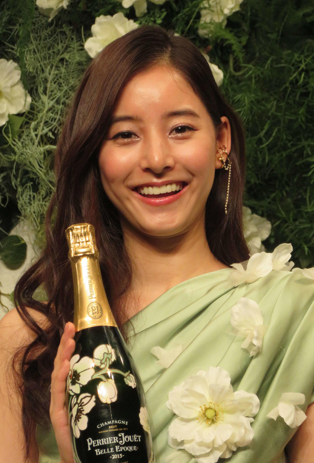 シャンパンブランド「ペリエ　ジュエ」のジャパンアンバサダー就任発表会見を行った新木優子