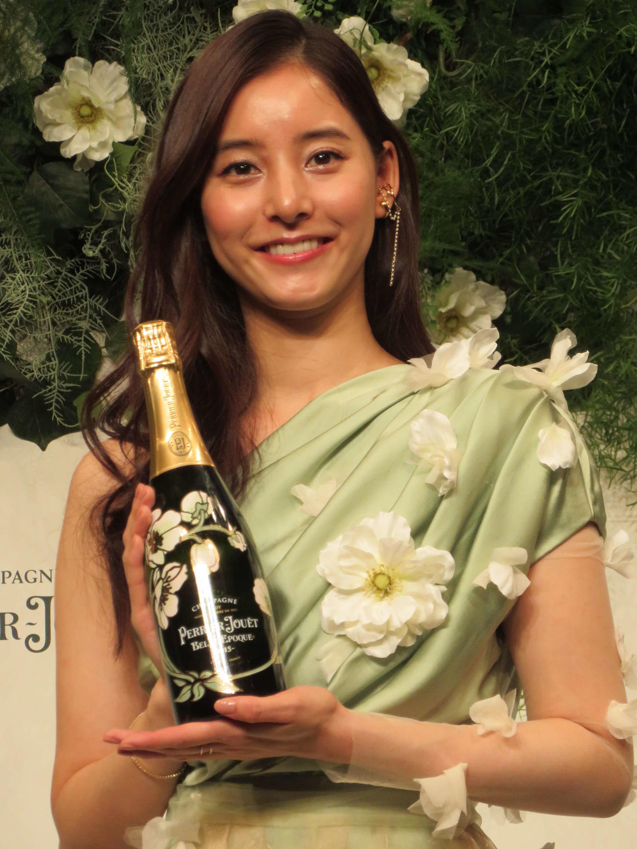 シャンパンブランド「ペリエ　ジュエ」のジャパンアンバサダー就任発表会見を行った新木優子