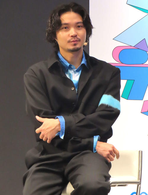 バットマン好き磯村勇斗「ヒャオー！俺がバットマンだ！」VRゲーム体験