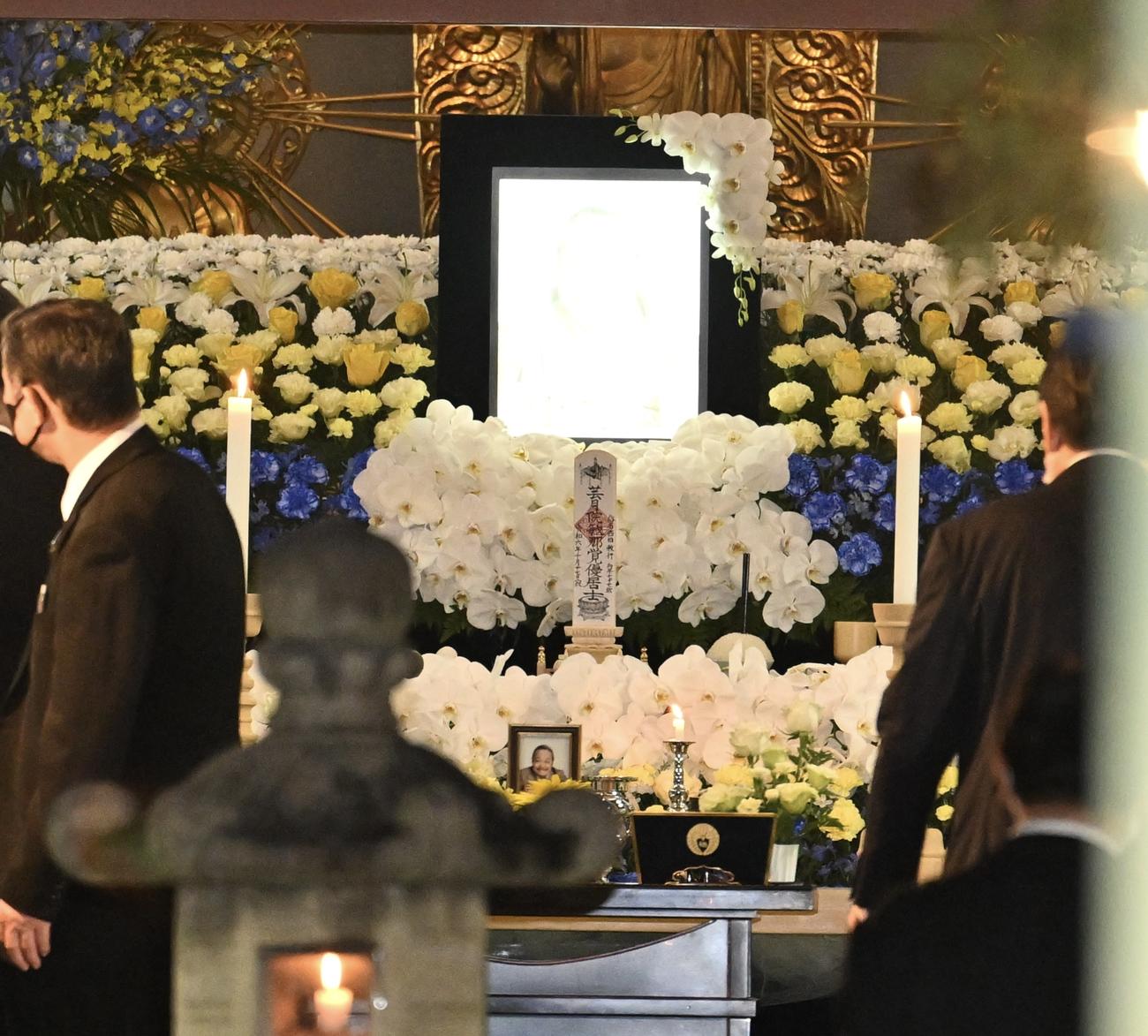亡くなった西田敏行さんの祭壇（撮影・滝沢徹郎）