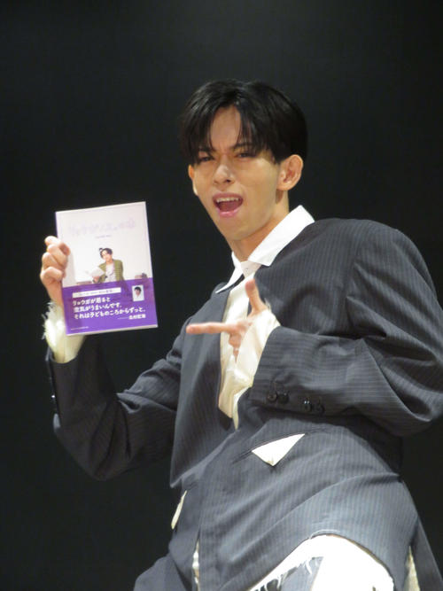 超特急リョウガ満面笑顔「ファンの方へ最高のプレゼントに」30歳の誕生