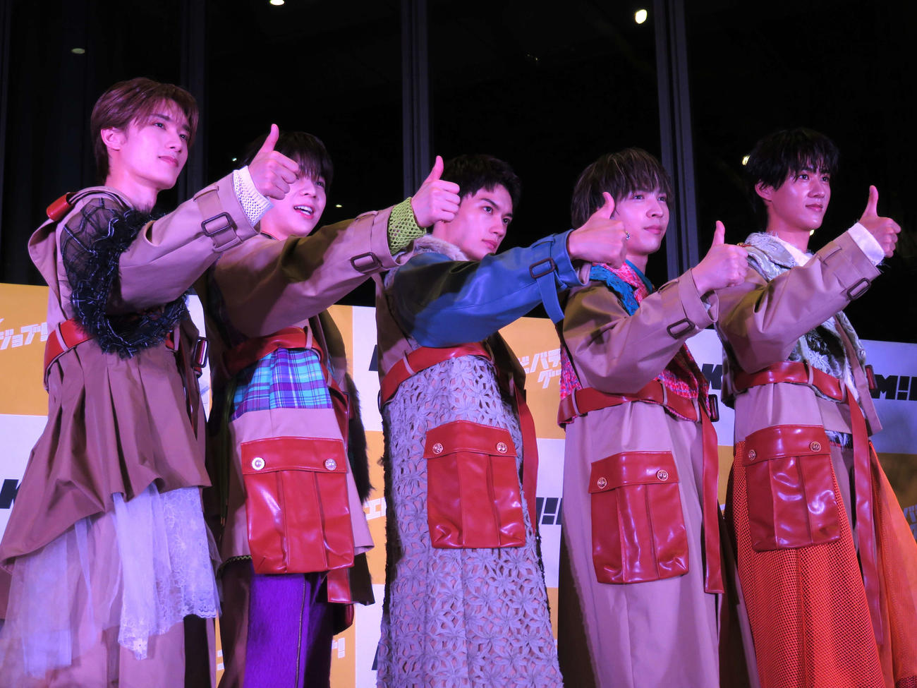 「エビバディグッジョブ！」リリース記念イベントを行ったM！LKメンバー、左から山中柔太朗、塩■（■は崎の大が立の下の横棒なし）太智、佐野勇斗、吉田仁人、曽野舜太