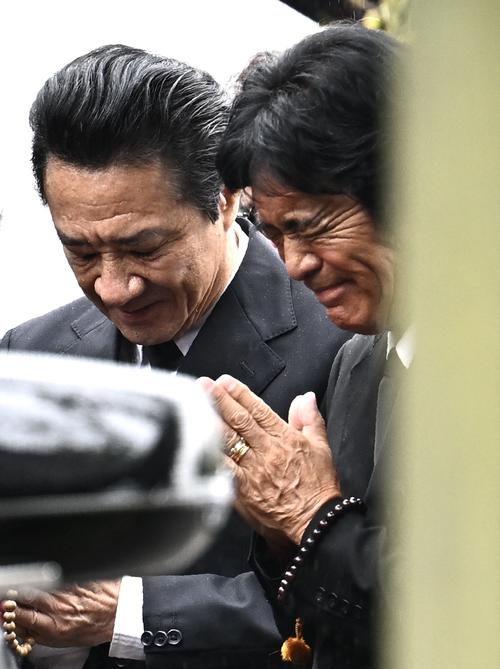 西田敏行さん告別式に「五人会」松崎しげるら、岸部一徳、大泉洋、前田