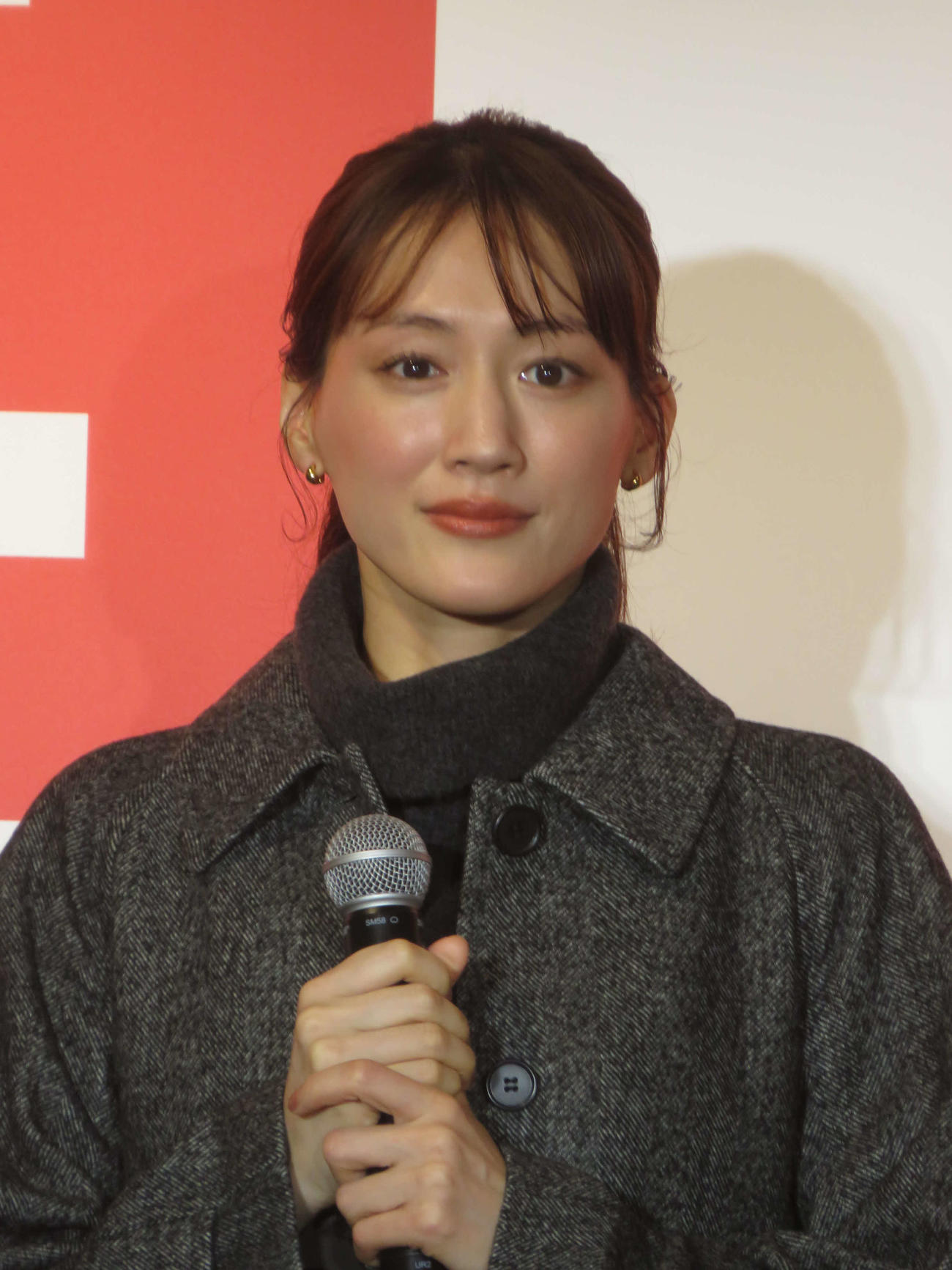 ユニクロ新宿本店オープン記念イベントに出席した綾瀬はるか