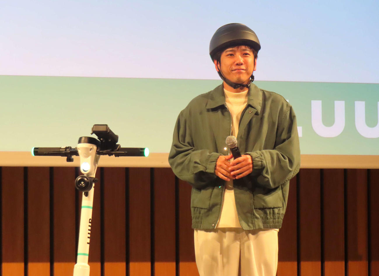 「LUUP」新CM発表会に登壇した二宮和也