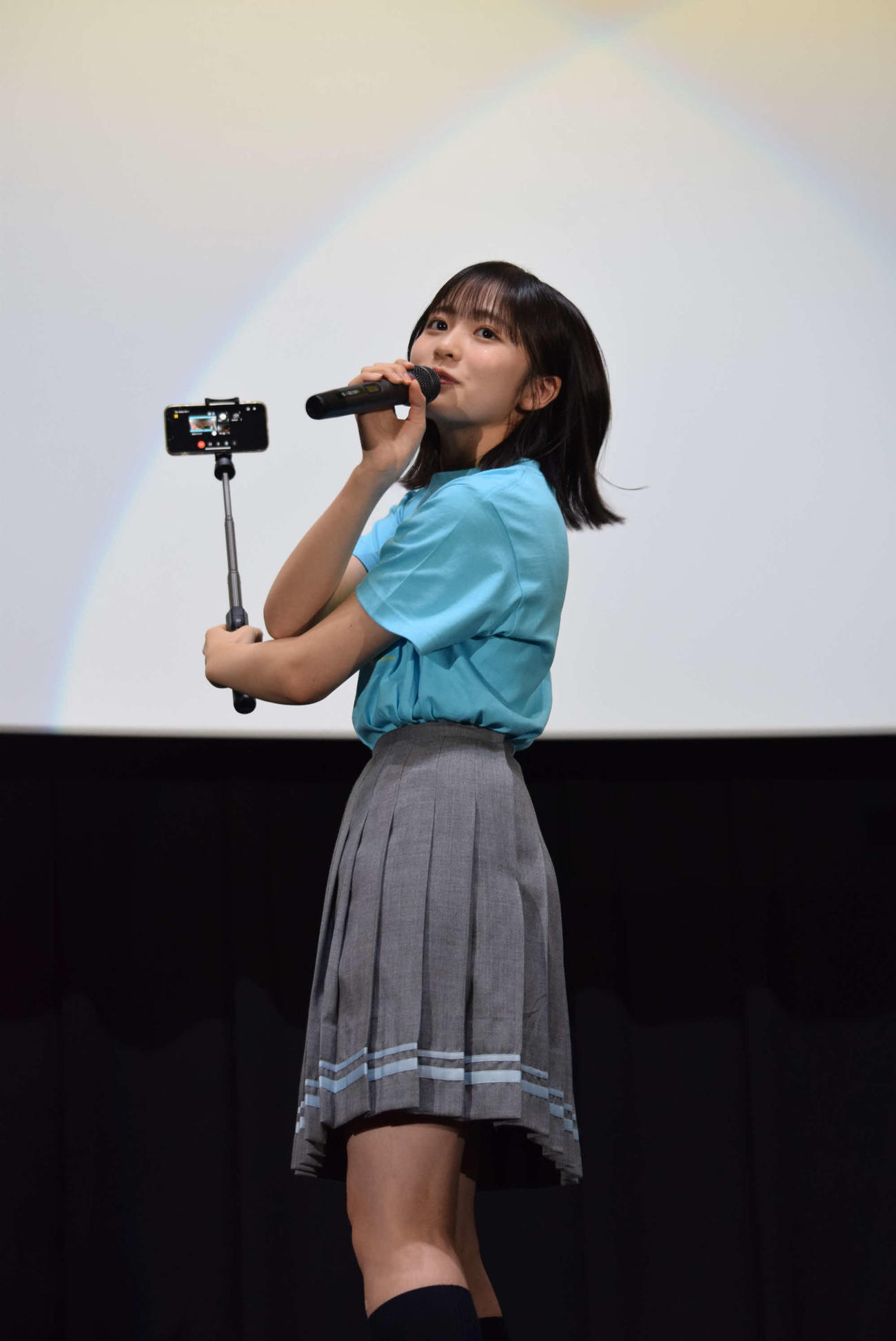 「ゼンブ・オブ・トーキョー」の公開初日舞台あいさつに登壇した日向坂46正源司陽子（撮影・阪口孝志）