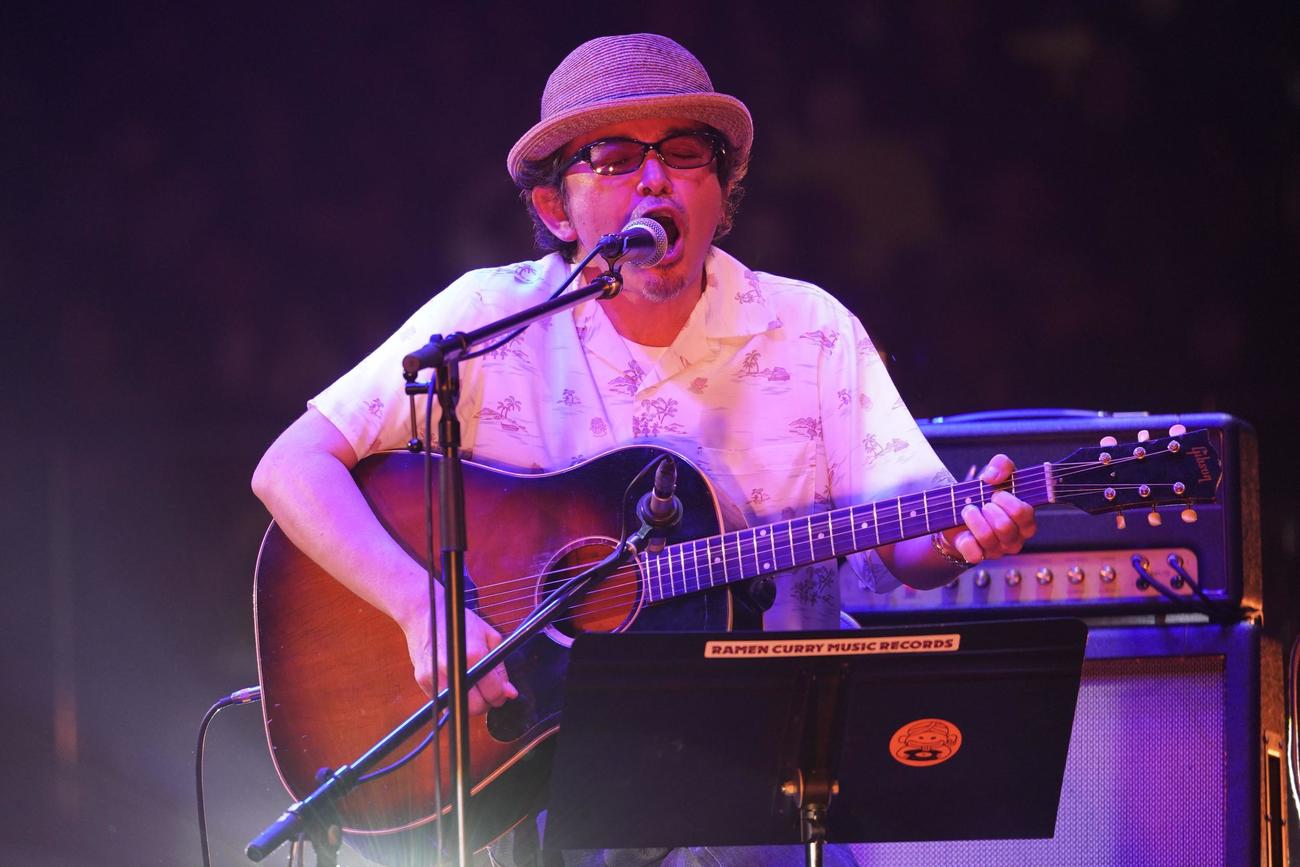 ソロ30周年記念ライブ「59－60」初日公演を行った奥田民生