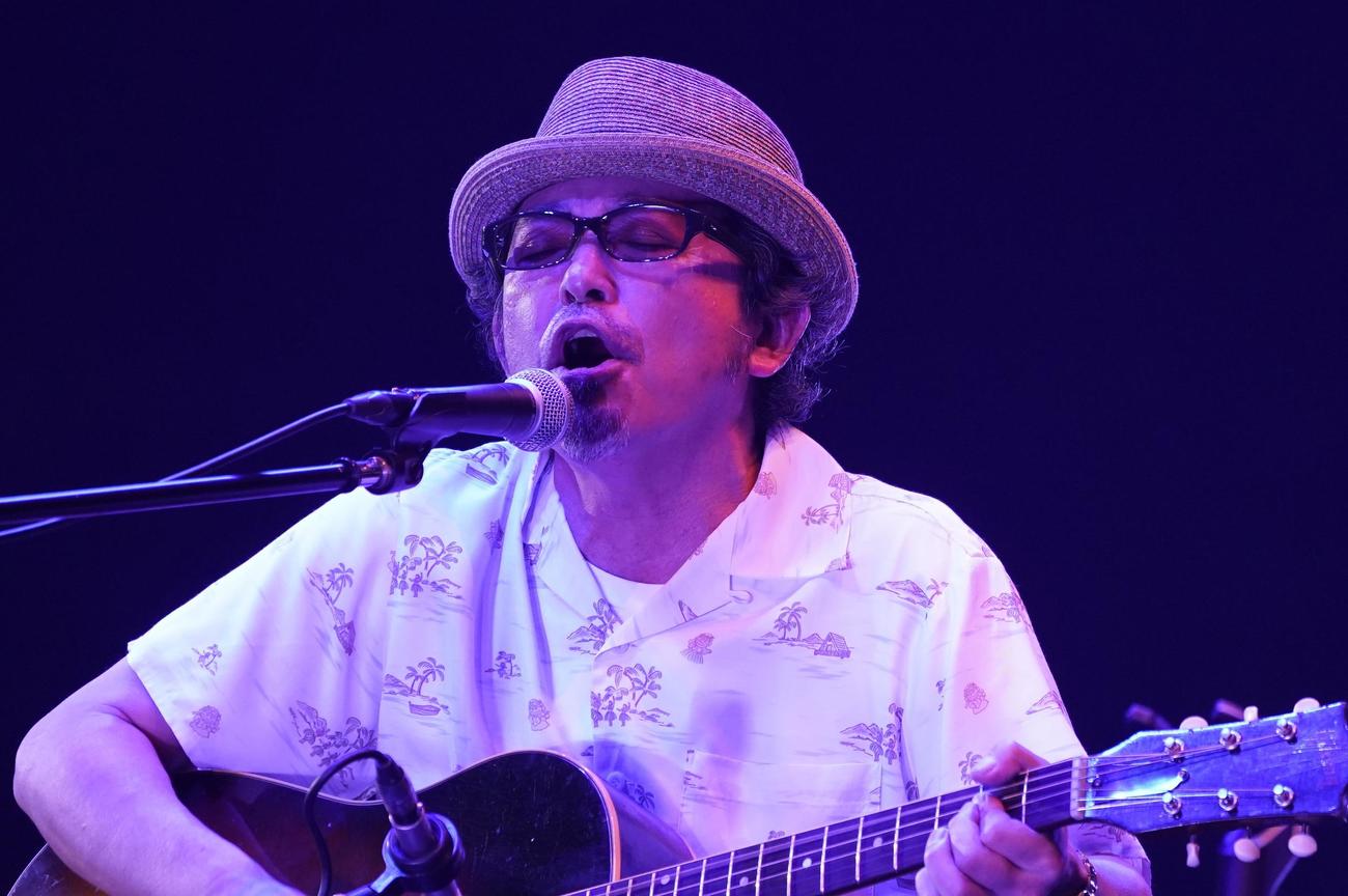 ソロ30周年記念ライブ「59－60」初日公演を行った奥田民生