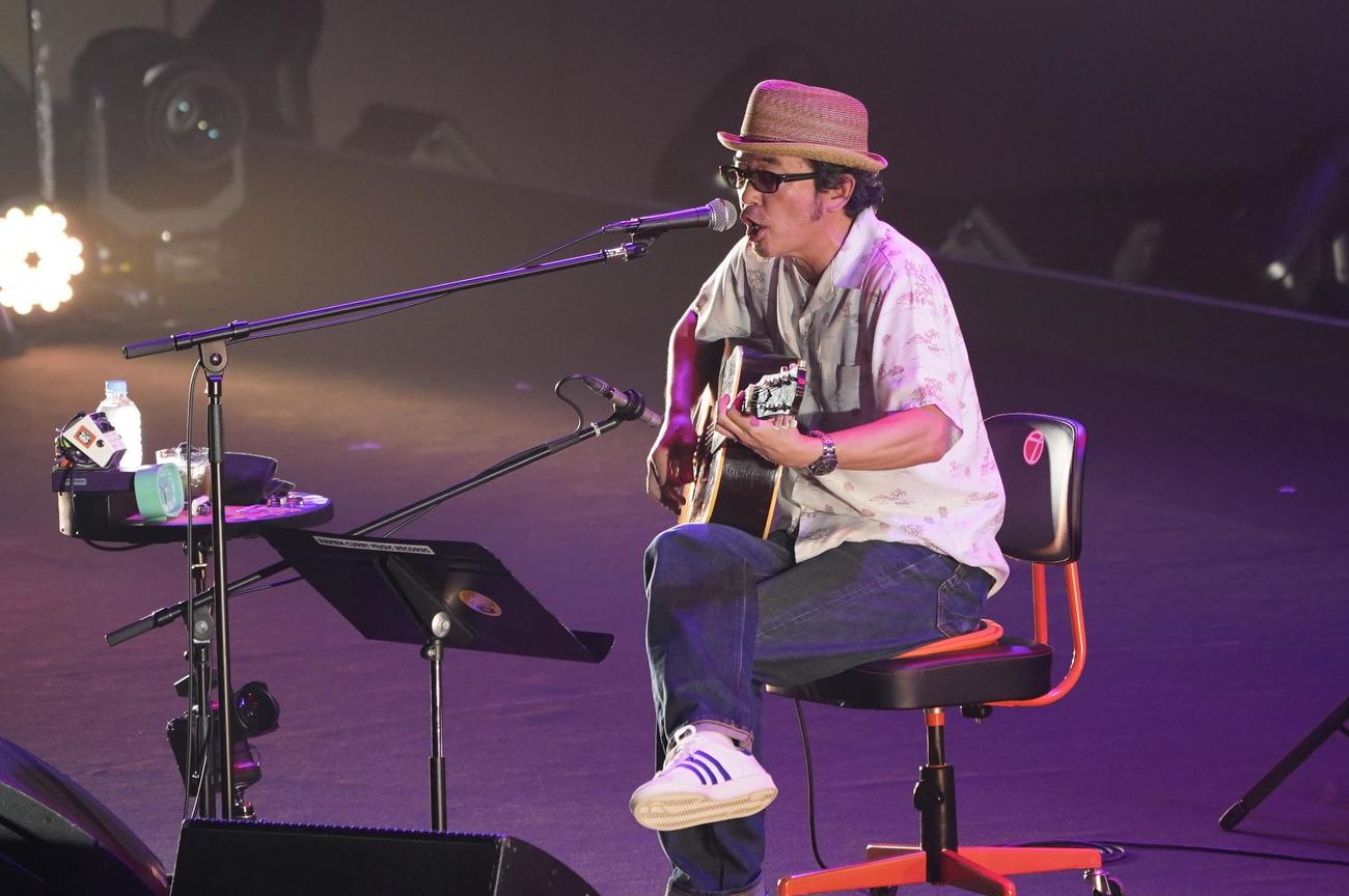 ソロ30周年記念ライブ「59－60」初日公演を行った奥田民生