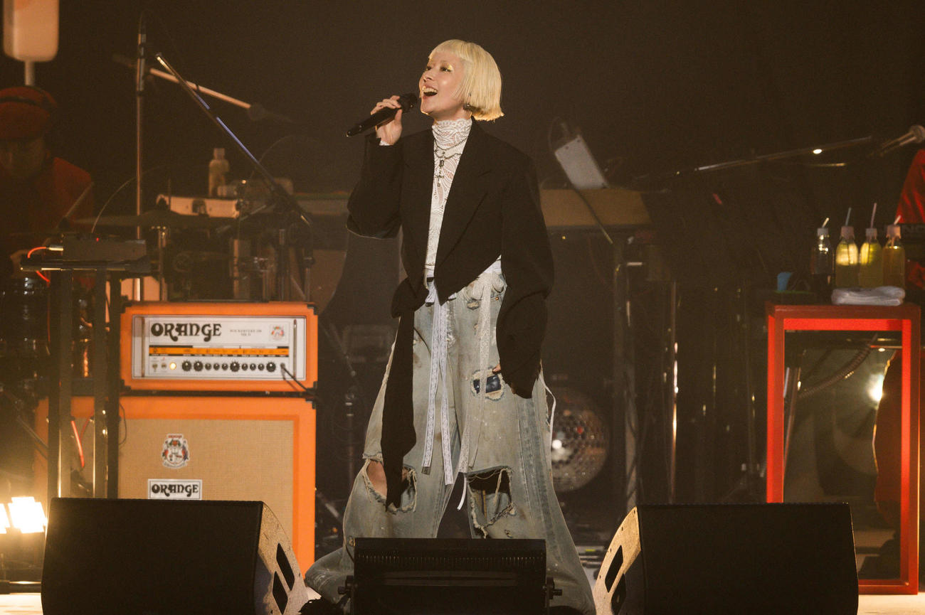 デビュー20周年公演「KAELA Presents GO！　GO！　KAELAND2024　－20Years Anniversary－」で歌う木村カエラ