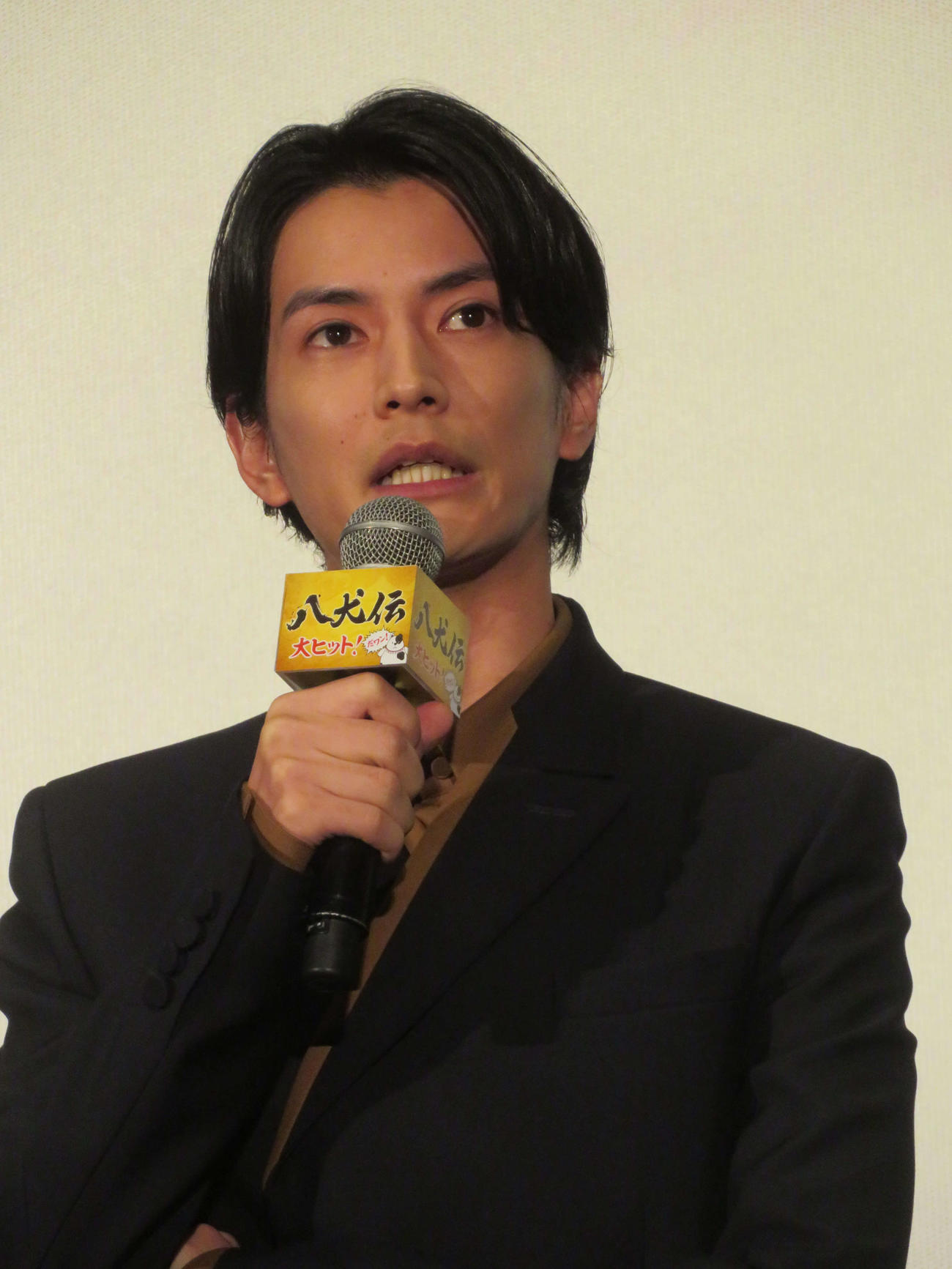 映画「八犬伝」公開記念舞台あいさつに登壇した渡邊圭祐（撮影・村上幸将）