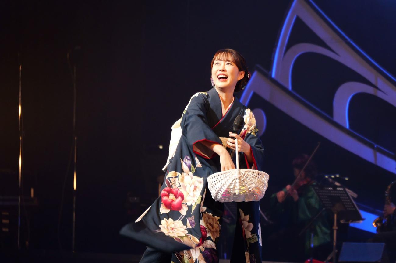12月25日に20周年記念アルバム「JOURNEY」を発売することを発表した丘みどり