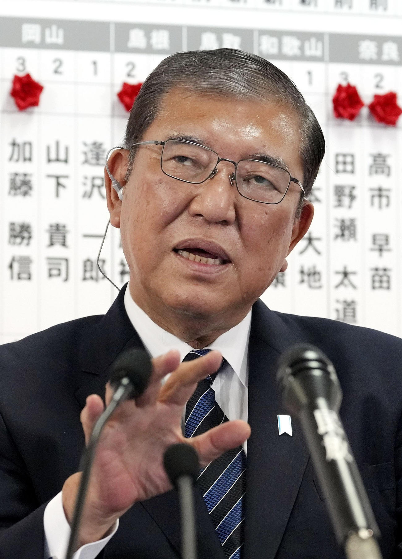 メディアのインタビューに応じる自民党総裁の石破首相（共同）