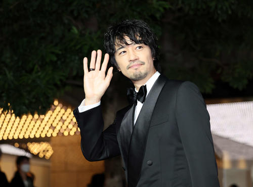 東京国際映画祭のレッドカーペットに臨む斎藤工（撮影・鈴木正人）