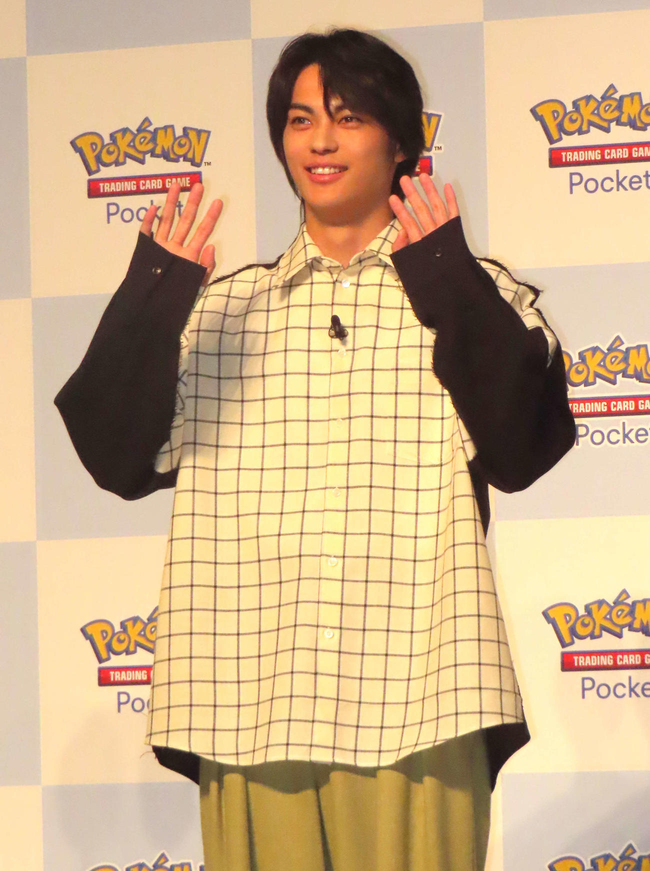 「ポケモントレーディングカードゲームポケット」配信記念イベントに登壇した神尾楓珠