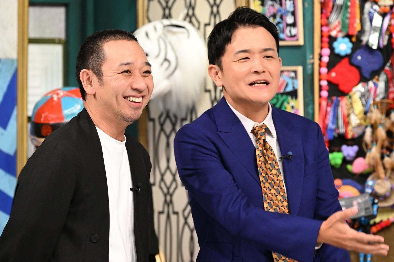 放送開始3周年を迎えた日本テレビ系「千鳥かまいたちアワー」の収録に臨む、左から千鳥の大悟とノブ
