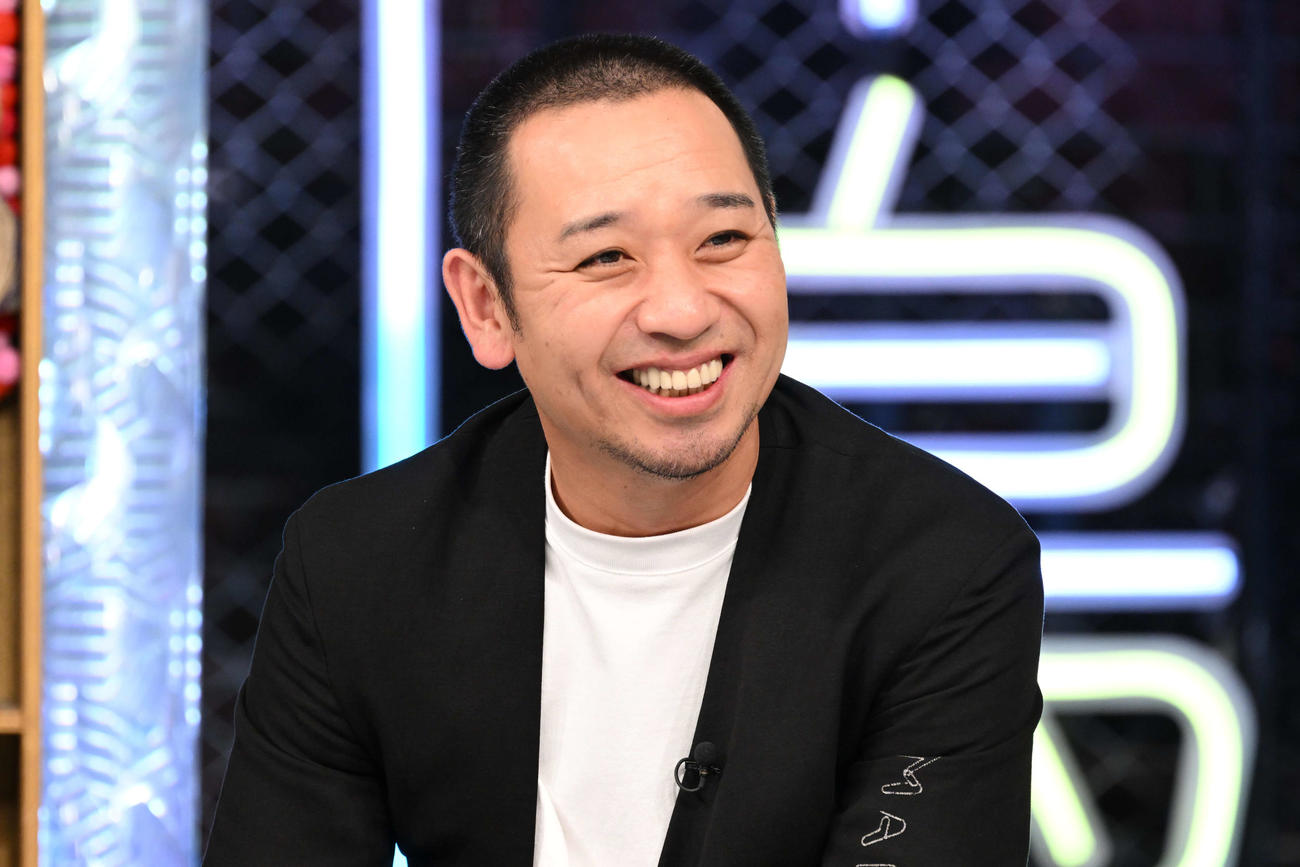 放送開始3周年を迎えた日本テレビ系「千鳥かまいたちアワー」の収録に臨む千鳥の大悟