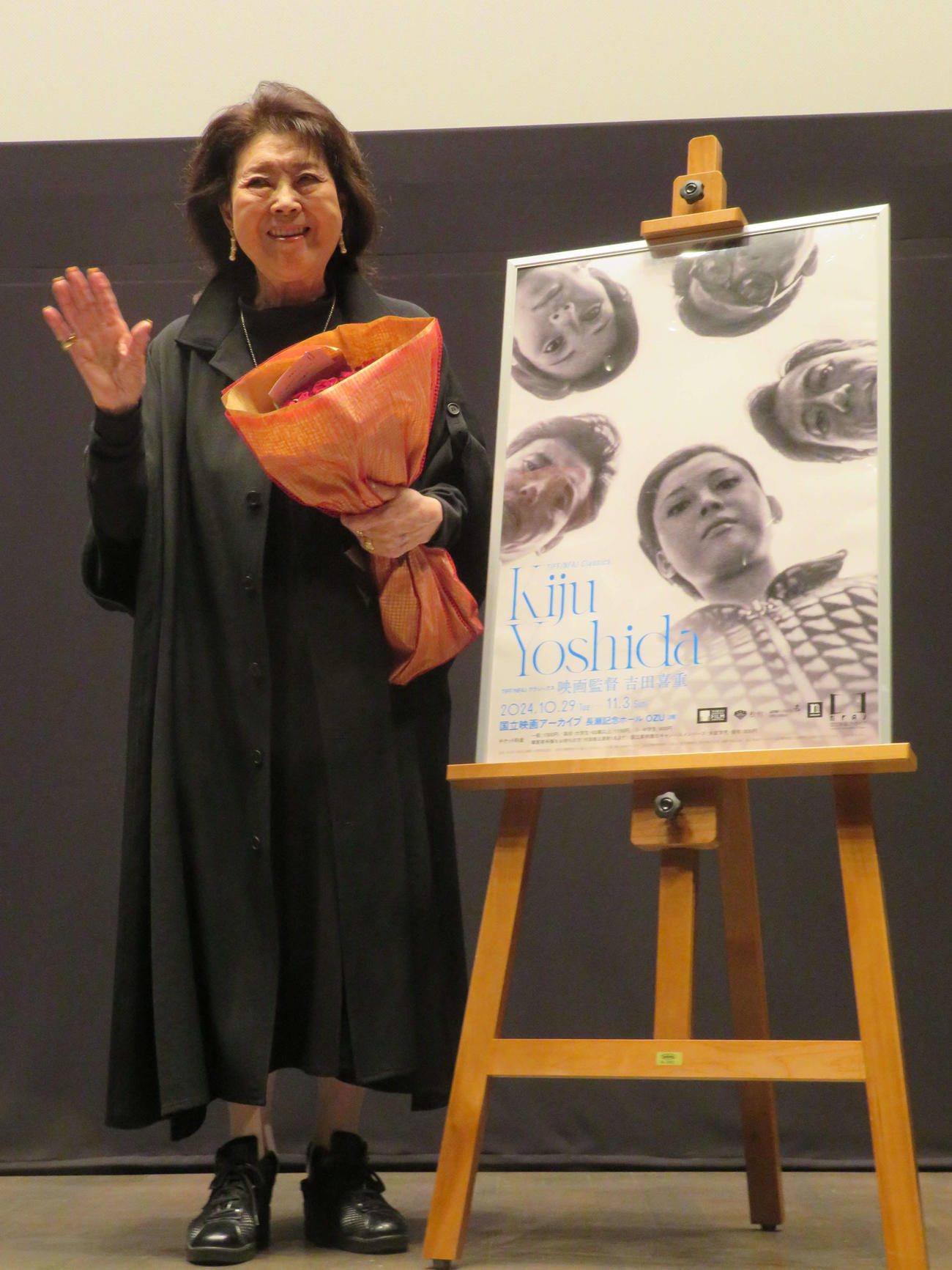 「TIFF／NFAJクラシックス　映画監督　吉田喜重『秋津温泉』トークショー」で笑みを浮かべる岡田茉莉子（撮影・村上幸将）