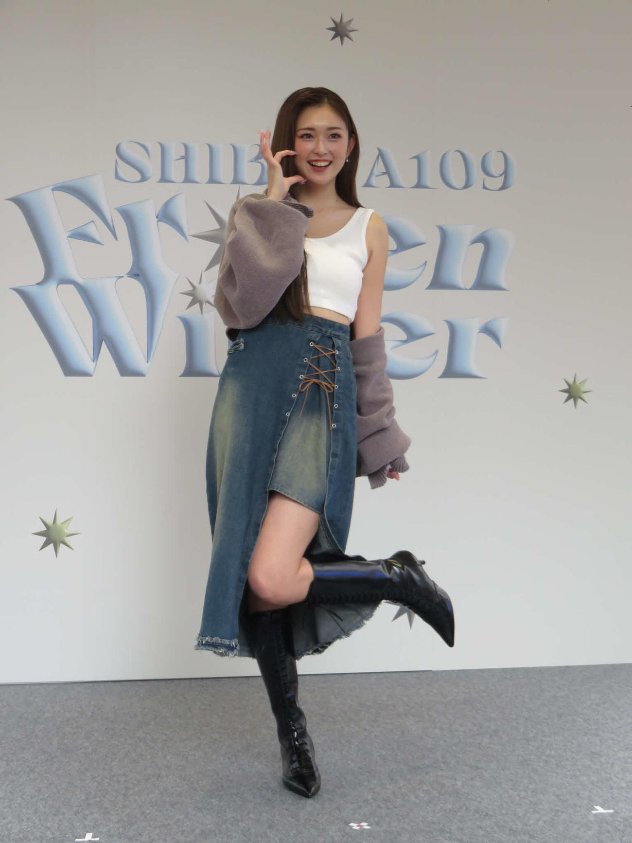 デビュー曲「あなたに捧げる応援歌」のリリース記念イベントに登場したゆうちゃみ