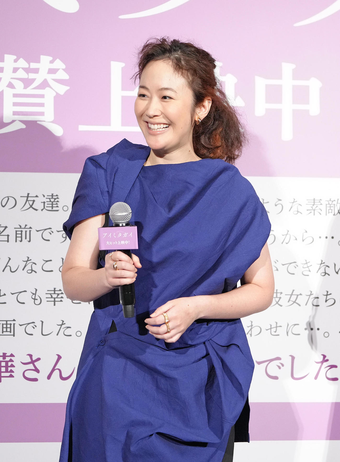 舞台あいさつで笑顔を見せる黒木華（撮影・足立雅史）